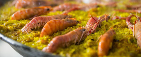 “Delivery avançado”: chef leva tacho e fogareiro para finalizar paella na casa do cliente