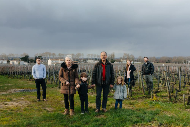 Três gerações da família Techer no Chateau Gombaude-Guillot, em Pomerol. Foto: Alex Cretey-Systermans/The New York Times.