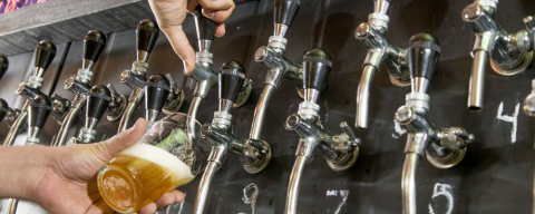 IPA é a cerveja artesanal preferida dos brasileiros, aponta estudo