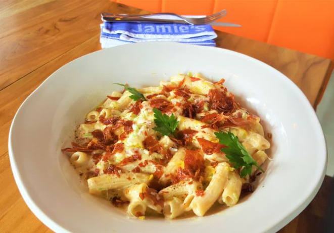 Penne à carbonara do Jamie's Italian Curitiba. Foto: Divulgação