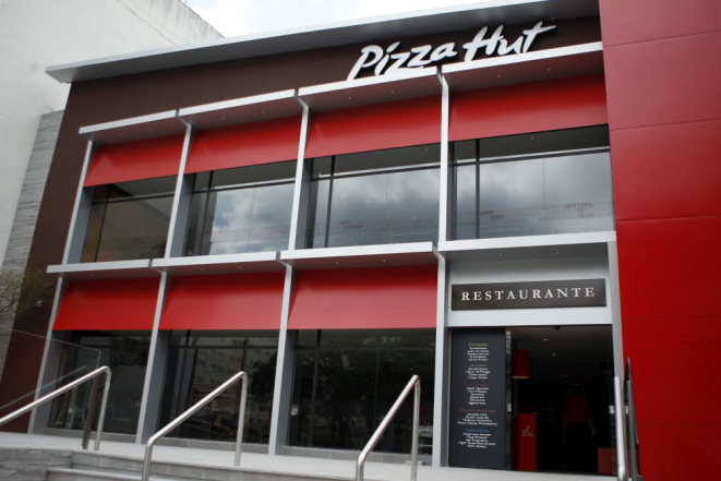 Pizza Hut também sofreu por causa da greve. Foto Henry Milleo/Gazeta do Povo.