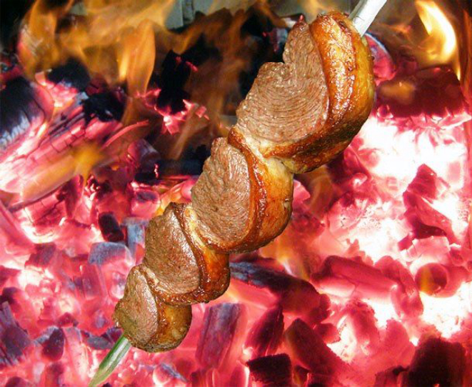 Freio de Ouro e seu famoso rodízio do tipo “espeto corrido” com cortes nobres e tradicional churrasco assado à brasa.Foto: Divulgação