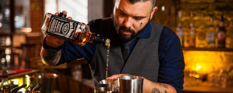 Bartender curitibano conquista o 3º lugar em concurso nacional da Jack Daniel’s