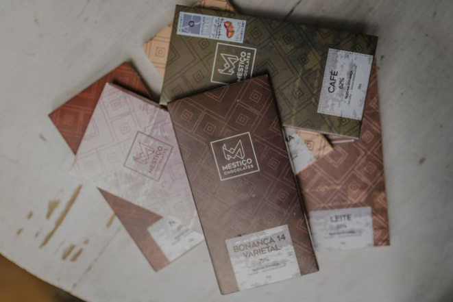 A Mestiço produz chocolate de origem com flor de sal, café e até hibisco. Foto: Ana Lee/Divulgação