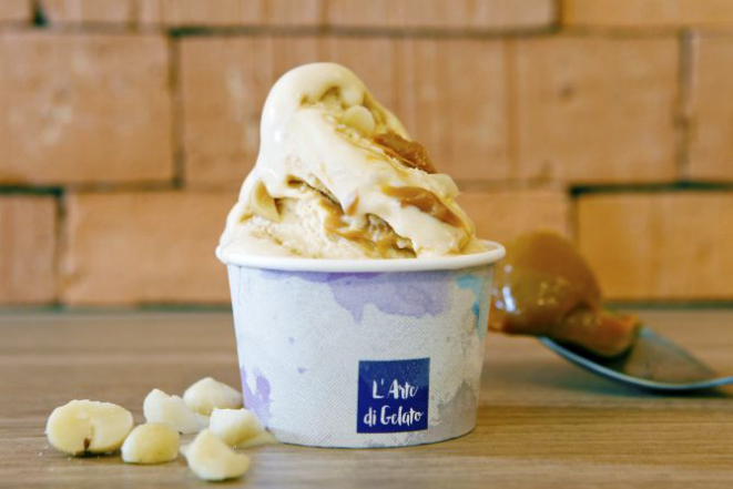 O mais pedido: gelato de doce de leite com macadâmia. Foto: Antônio More/Gazeta do Povo