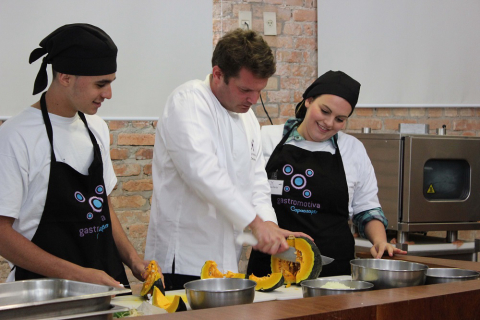 Chefs e empresários debatem em evento gratuito como mudar o mundo pela gastronomia