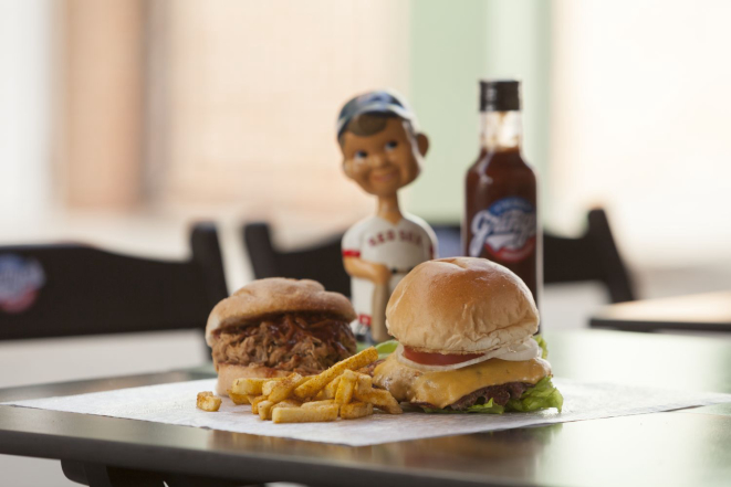 O Gringo´s serve smash burger feito por um autêntivo americano. Foto: Fernando Zequinão / Gazeta do Povo