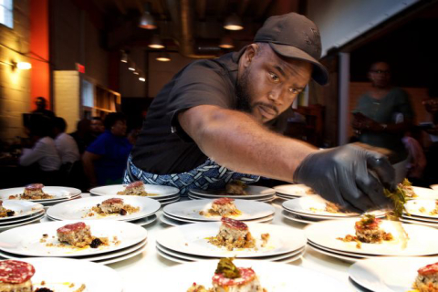 Chefs criam organização para dar visibilidade aos cozinheiros negros dos EUA