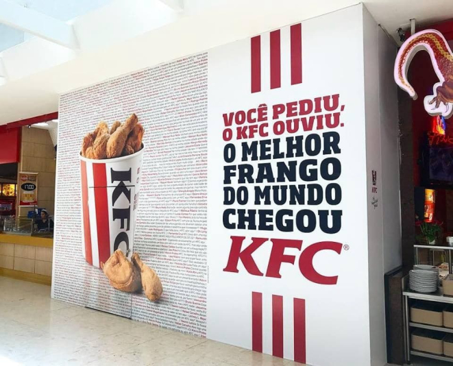 Tapume do KFC na loja do Shopping Palladium. Foto: divulgação.