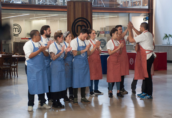 Chocolate foi o desafio da primeira prova. Chef curitibano, André, foi destaque no MasterChef. André apresentou duo de guioza e conquistou os jurados. Foto: Carlos Reinis/Band