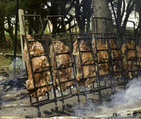 Festival em 15 restaurantes de Quatro Barras tem comida tropeira e do litoral