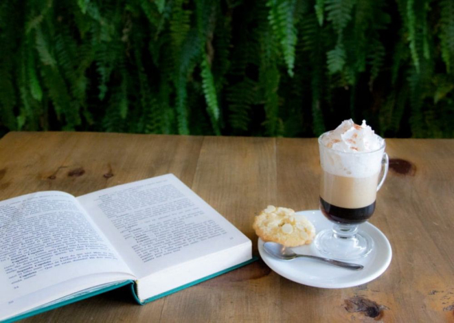 Doe um livro e ganhe um café na Esalcafé. Foto: Divulgação