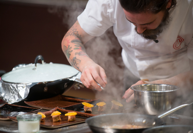 André Pionteke na prova de eliminação. Foto: Prova de eliminação no Masterchef 2018. Foto: Carlos Reinis/Band