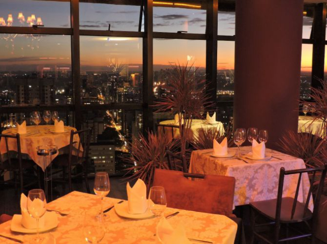 Novo espaço fica anexo ao restaurante Terrazza 40 e tem mesas apenas para duas pessoas. Foto: Divulgação.