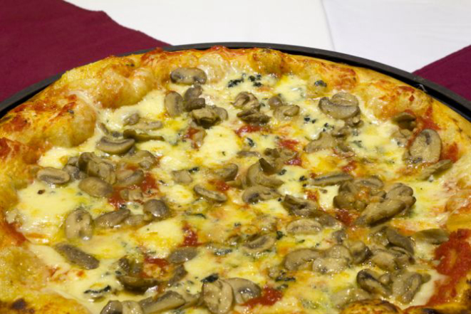 Pizza Zola e Funghi da Mercearia Bresser. Foto: divulgação