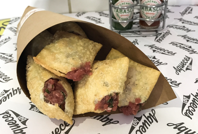 Pastel de carne de onça do Aqueces Bar. Foto: Divulgação