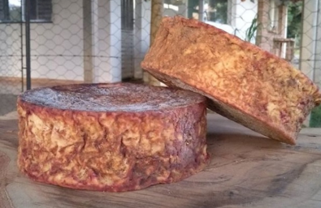 O queijo Canastra do Ivair usa mofo no processo de maturação. Foto: Reprodução/ Instagram