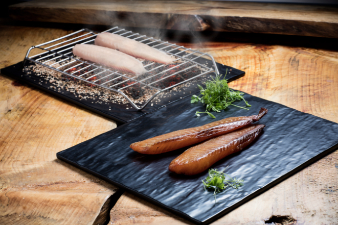 Carnes, peixes, legumes,<br>frutas e até sopas ganham<br>novo sabor com a técnica. Foto: Alexandre Mazzo / Gazeta do Povo.