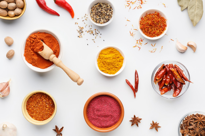 Manter os temperos em potes bem fechados mantém o sabor deles por mais tempo. Foto: Pixabay.