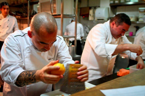 Ivo Lopes deixou o MasterChef e cozinha em Curitiba. Ivan, o irmão, no dia seguinte