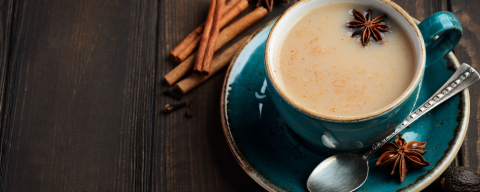 Saiba onde tomar chai, tradicional bebida indiana, em Curitiba