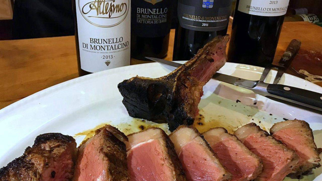 De vez em quando, algumas surpresas. Como a Bisteca Fiorentina, para acompanhar os melhores vinhos da Adega Curitiba. 