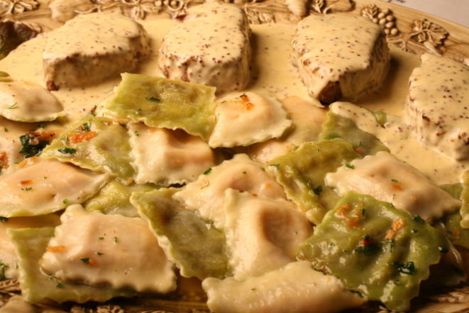 Filetto mostarda con ravioloni, da Barolo Trattoria. Foto: Divulgação. 