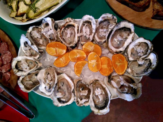 Ostras e lardo combinados, uma das atrações do evento de Mar e Terra. 