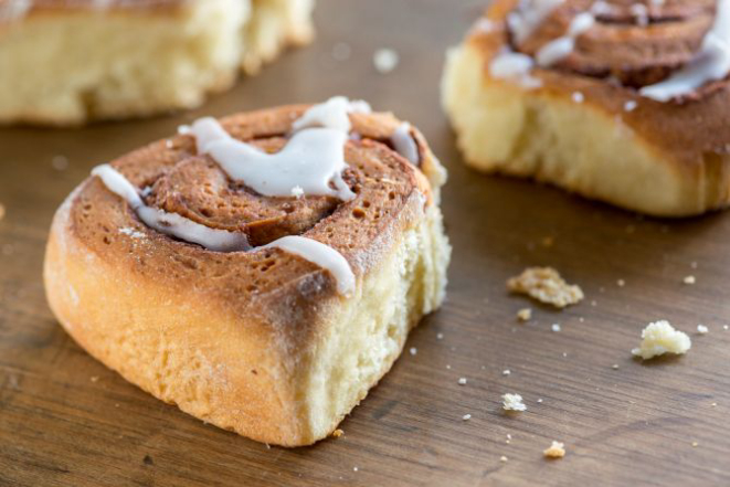 Cinnamon roll da Flammk é vendido de segunda à sexta na cantina e às quartas à tarde no Coletivo Alimentar. Foto: Fernando Zequinão/Gazeta do Povo