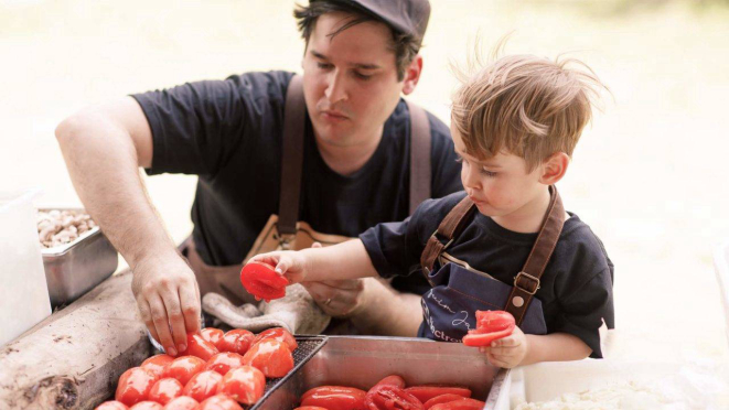 Chef Luís Felipe Jacob e o filho Joaquim (a grande sensação da festa).