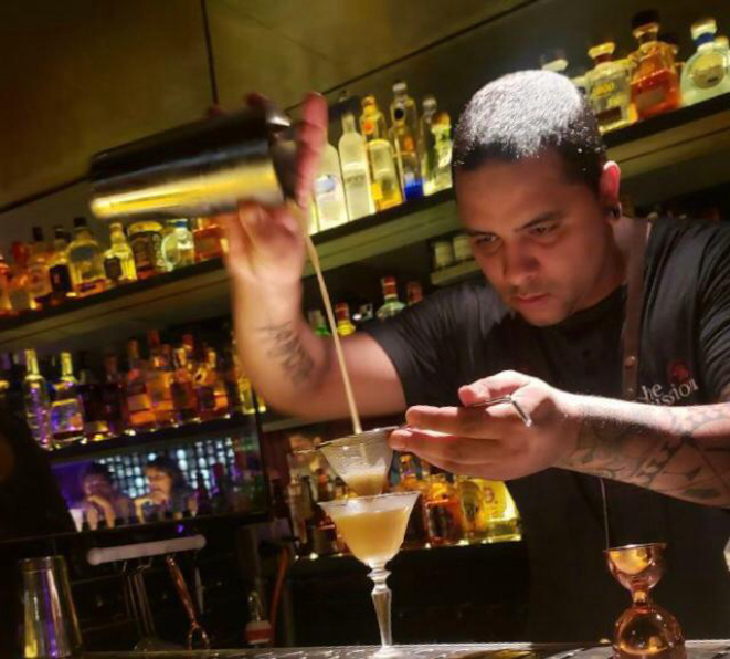 Alex Sepulchro, bartender do SubAstor. Foto: Divulgação