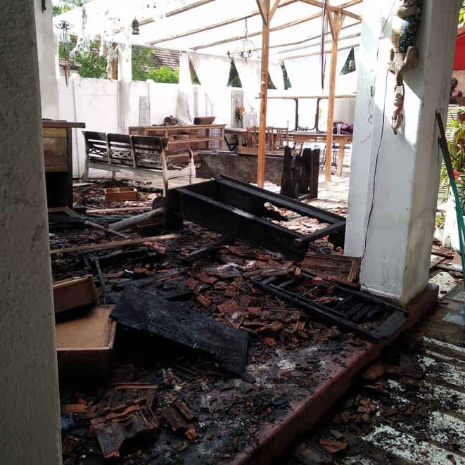 O restaurante Dedo de Moça, no imóvel da Av. Souza Naves, após incêndio. Foto: Reprodução/Facebook