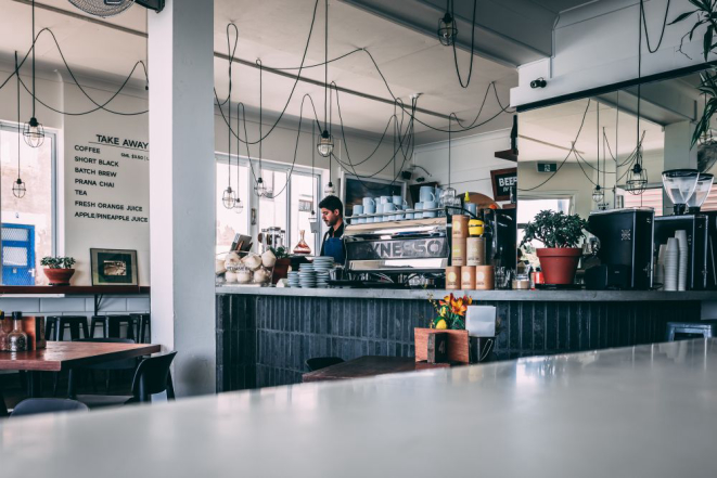 São mais de 3,5 mil cafeterias entre negócios próprios e franquias em todo o Brasil, e com grande potencial de crescimento segundo a ABF. Foto: Unsplash.