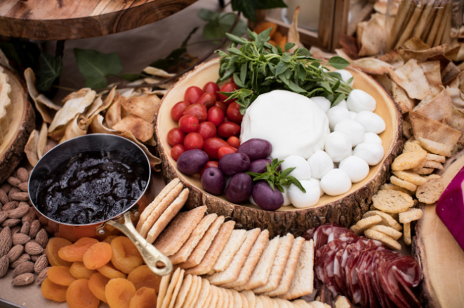 Escolha dos ingredientes é essencial para a montagem. Foto: Alexandre Mazzo/ Gazeta do Povo.