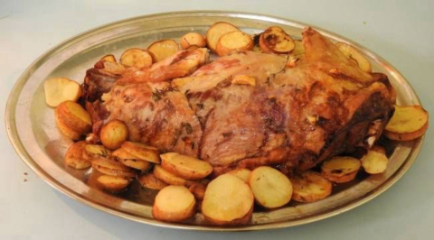 Nada de bacalhau. Domingo de Páscoa é dia de cordeiro. Confira seis receitas incríveis