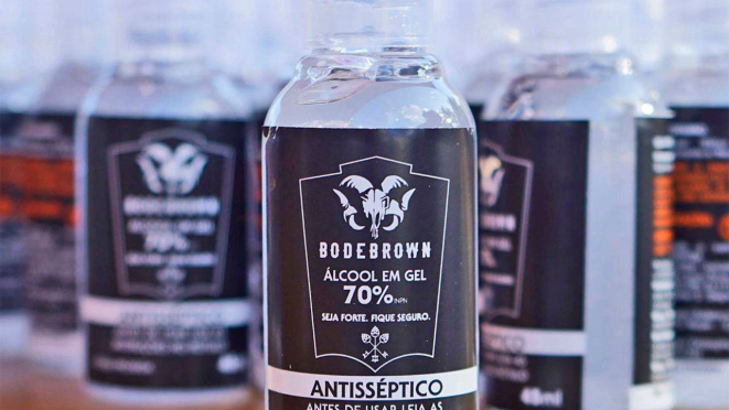 Álcool em gel da Bodebrown, de brinde para quem comprar um growler de cerveja especial.