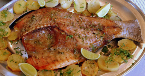 Tambaqui de forno, o delicioso peixe amazônico, fácil de fazer em casa