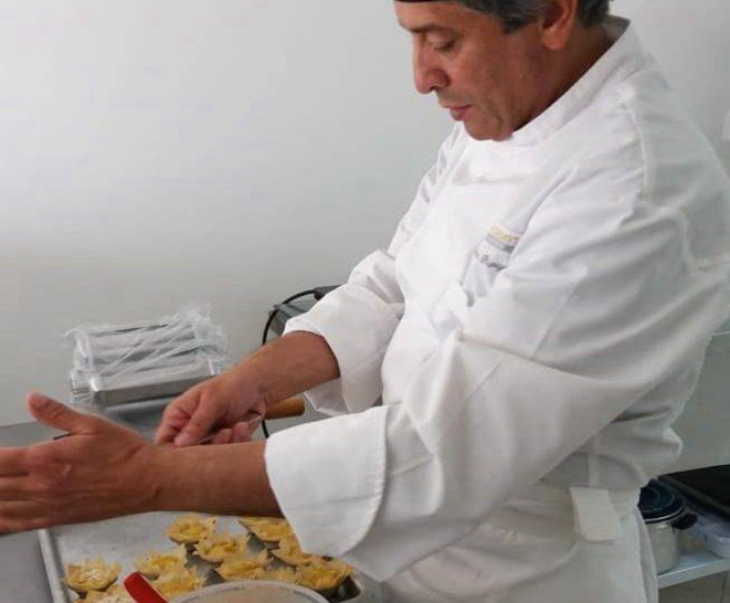 André Burigo em ação. Experiência nos sabores portugueses depois de mais de 20 anos morando por lá. 