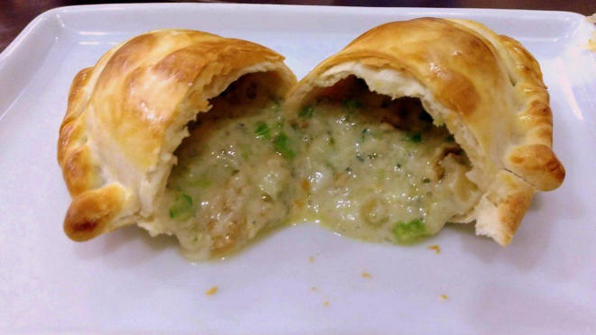 Empanada na classificação de sabores especiais: de aipo, gorgonzola e nozes. 