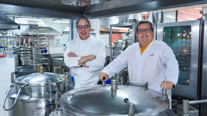 Eduardo Sganzerla e Dante Mendonça na cozinha do Senac. Foto: Bruno Tadashi/Senac