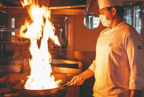 História de cozinheiros da quarentena vira livro de crônicas e receitas