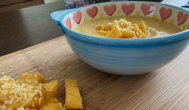 Receita simples, generosa,  que encanta pelo sabor refrescante da união da manga aos gominhos do pomelo e a leveza do leite de coco. Esse feito por mim!