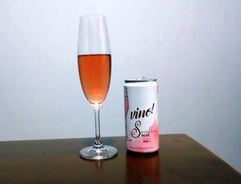 Sinal dos tempos. Vino! lança espumante rosé em lata. E não é que é bom?