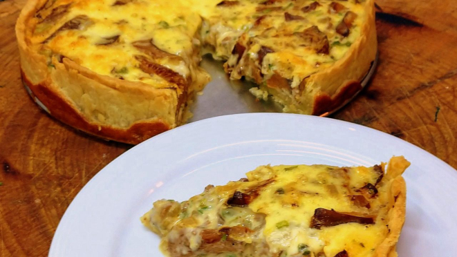 A Quiche de cogumelos lactarius pronta para o consumo. Deliciosa!