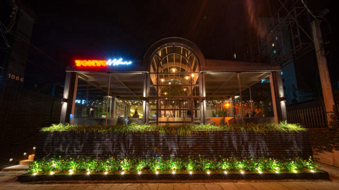 A fachada do restaurante Tokyo Milano, no Bigorrilho. Nova opção de comida japonesa em Curitiba. 