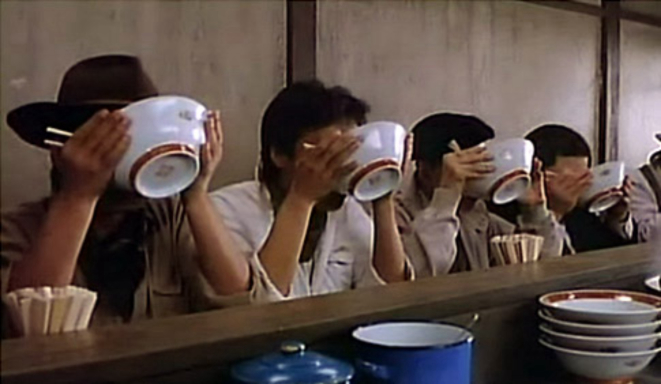 Cena do filme "Tampopo: os brutos também comem spaghetti", que será tema de evento especial gastronômico no fim de semana. 