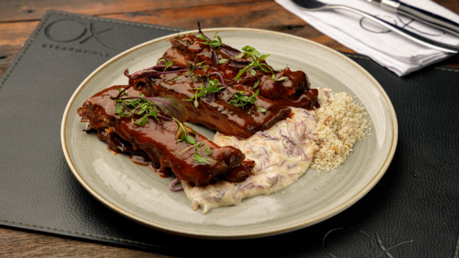  Baby barbecue ribs, do Ox Room Steakhouse. Foto: Fernando Zequinão. 