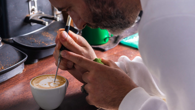 O barista Daniel Busch ganhou prêmio nacional e participou de concurso internacional de Latte Art.