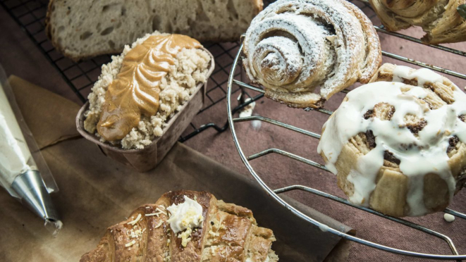 Pães, croissants, cucas e cinnamon roll da VegannA: para seguir uma dieta plant-based, não é mais preciso abrir mão das delícias de padaria.