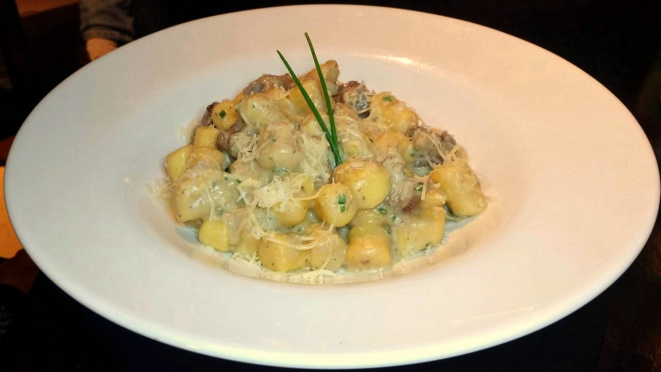 Gnocchi gorgonzola com Mignon, da Zahil. 